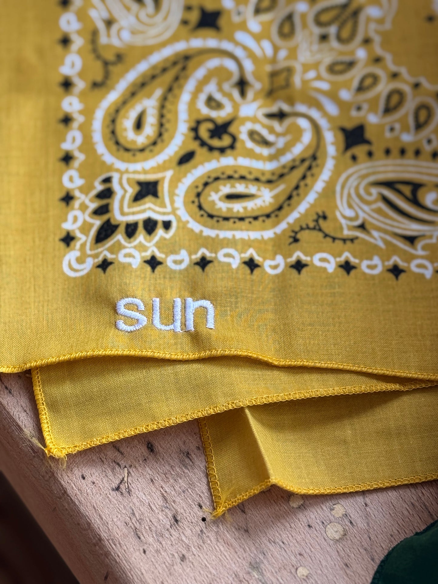 Bandana bouton d'or - personnalisé
