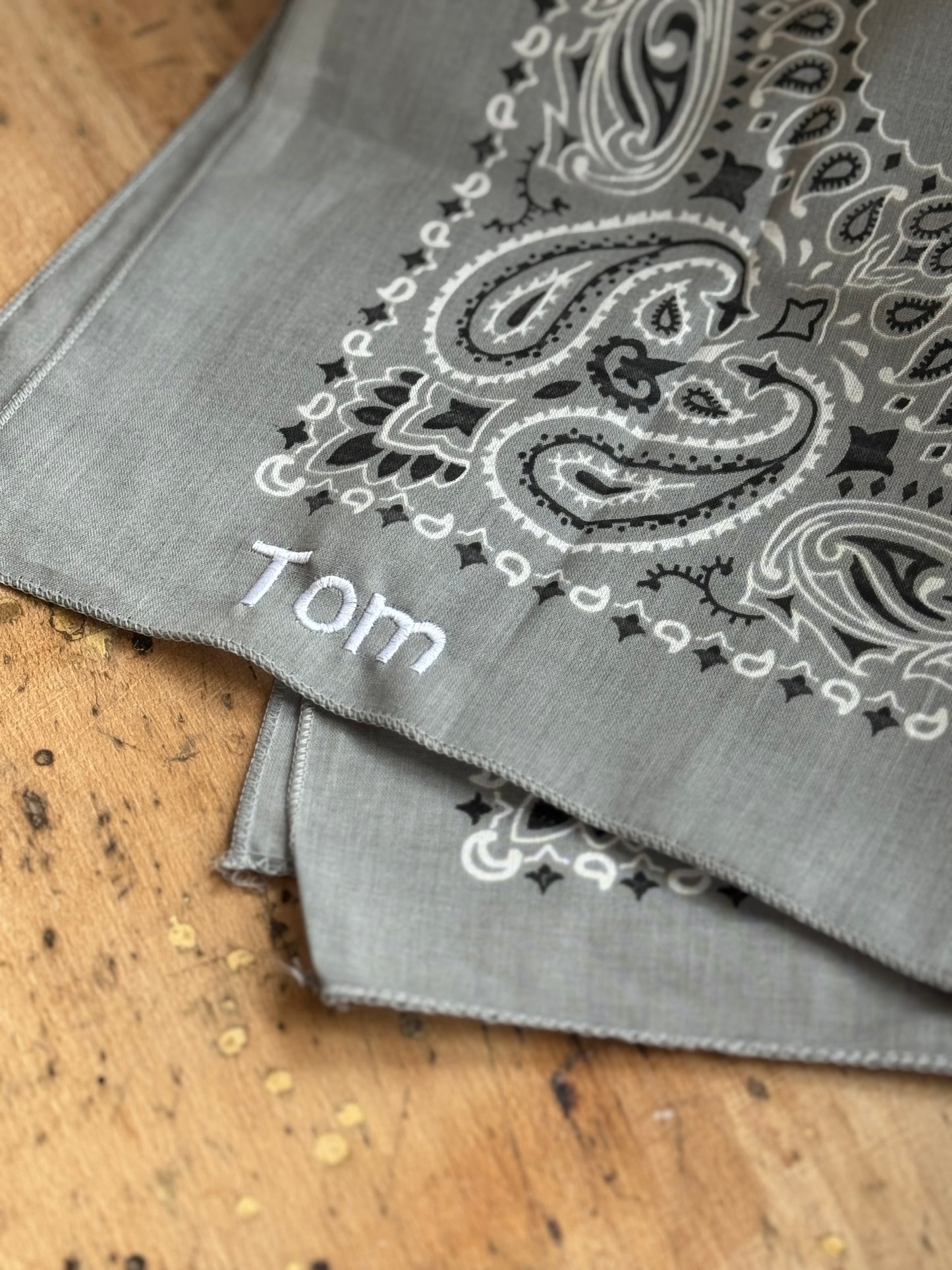Bandana gris pâle - personnalisé