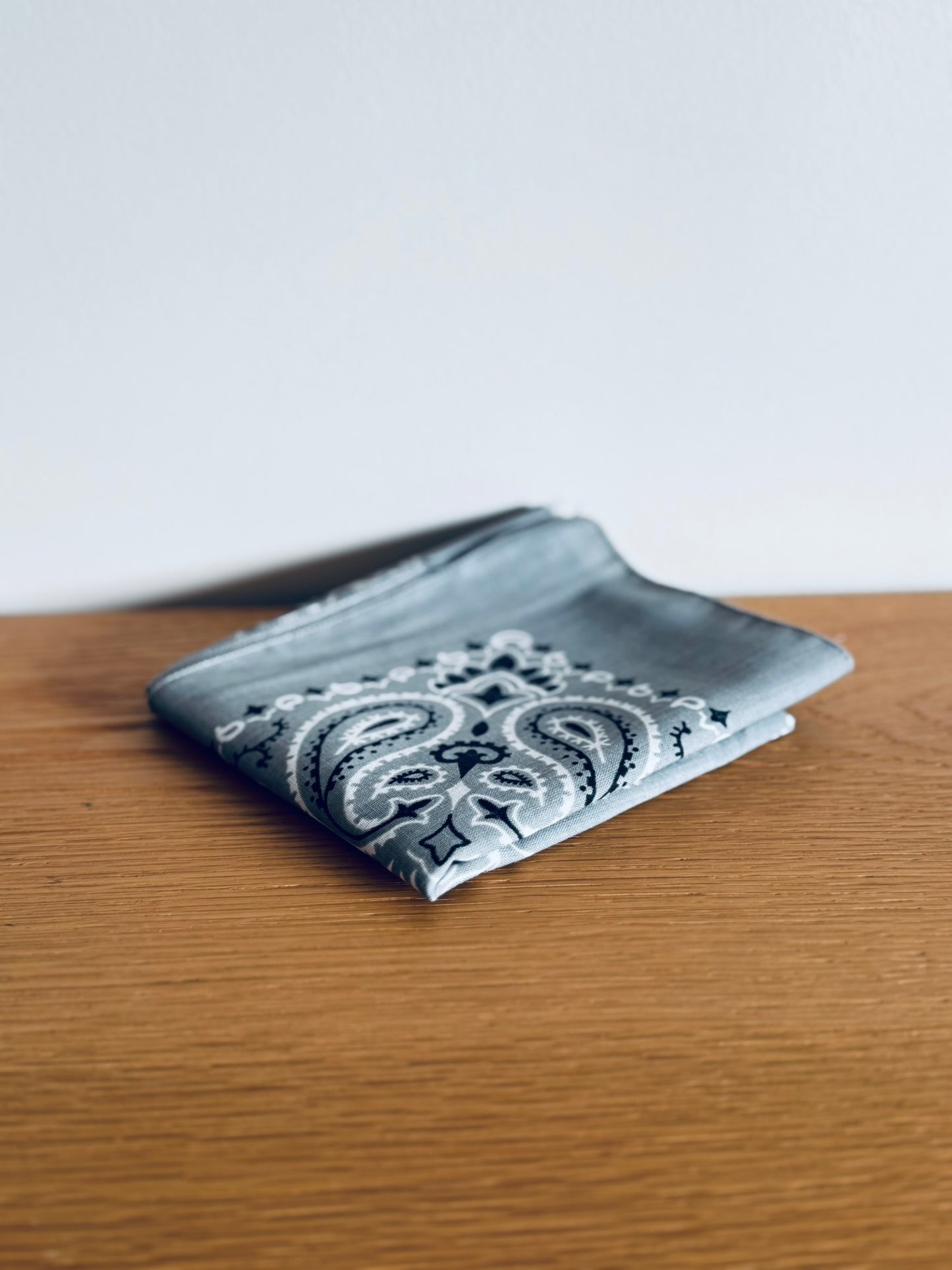 Bandana gris pâle - personnalisé