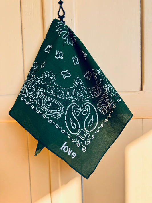 Bandana vert forêt LOVE
